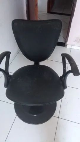 Cadeira e lavatório 