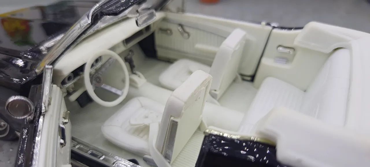 Miniatura 1/18 -Mustang 1964 - série Timeless Classics - Motormax 1/18 - Foto 3