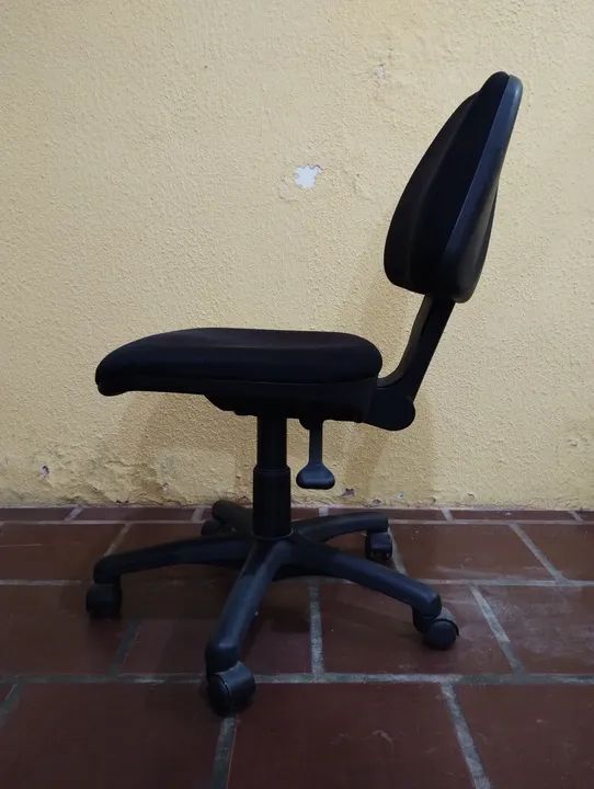 Cadeira Secretária, Hidráulica com Rodinha - Foto 4