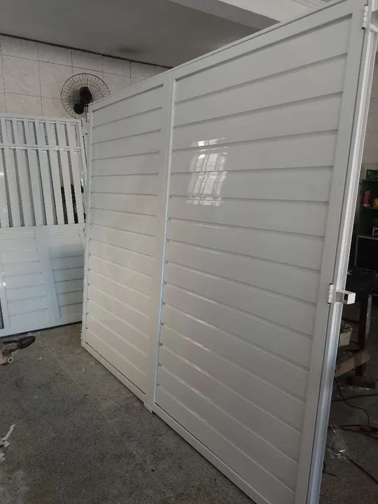 Esquadria de alumínio e vidro  - Foto 4