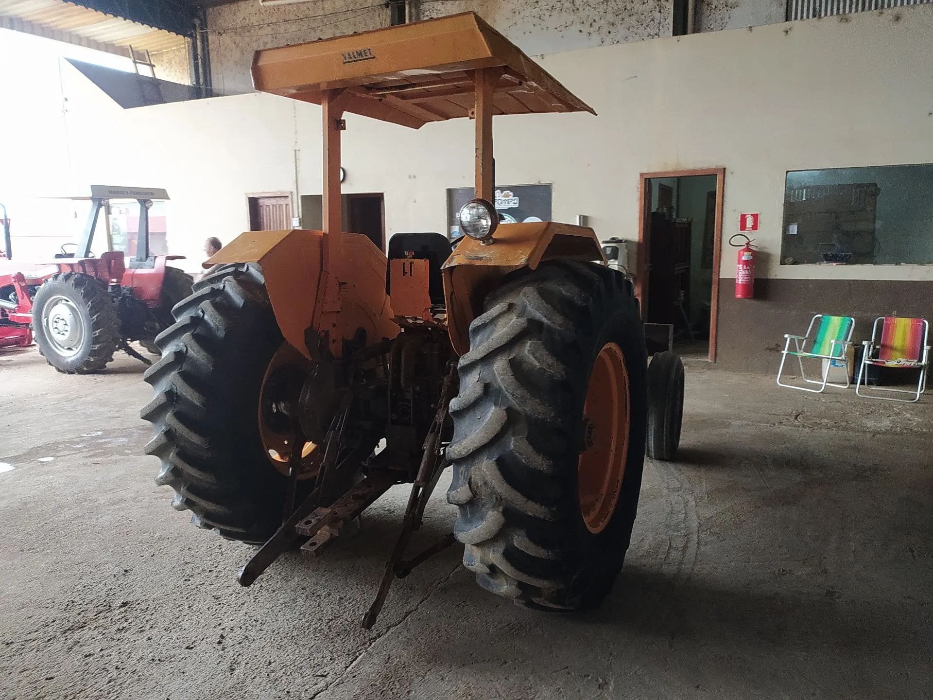 Trator Valmet 85 4x2 motor MWM em Ariquemes  - Foto 4