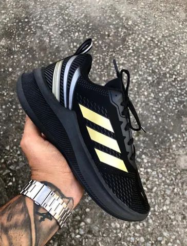 tenis nike e adidas