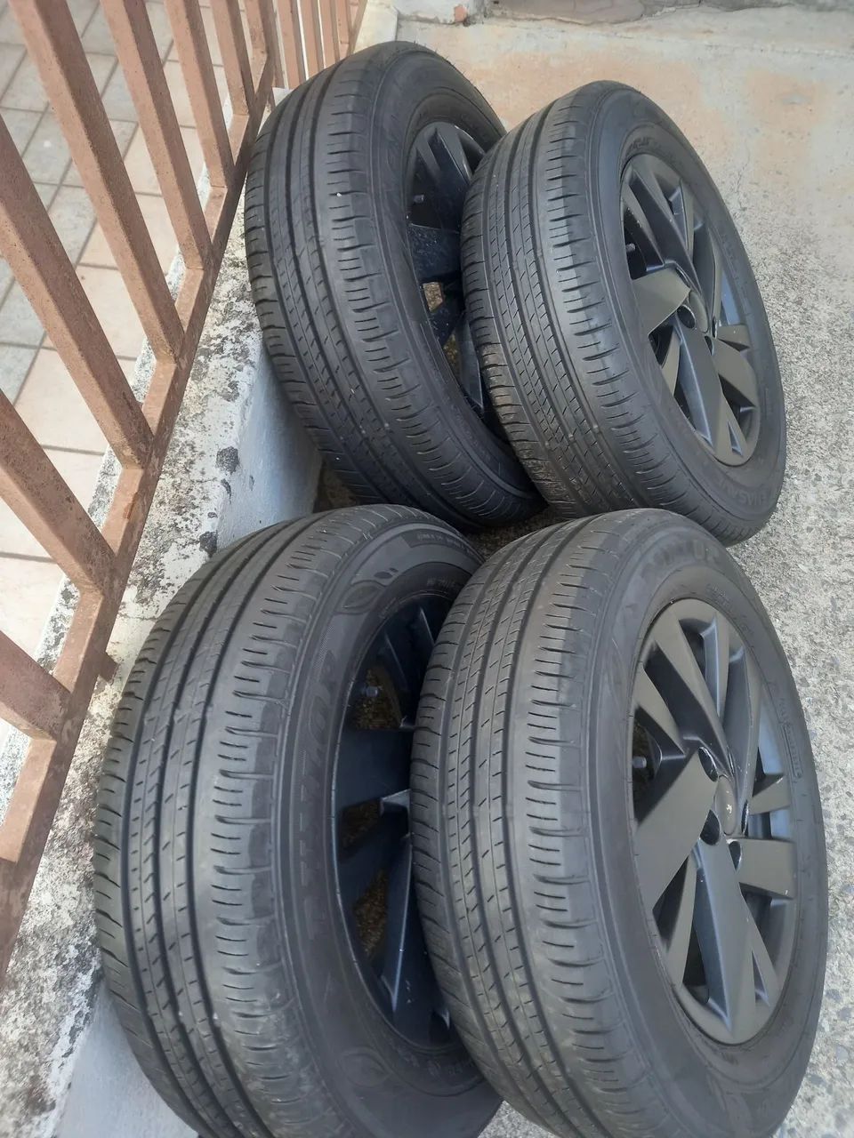 Jogo de rodas com pneus - Foto 6