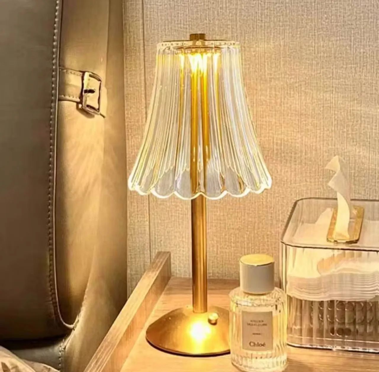 Luminária de Mesa Decorativa com Design Elegante - Foto 4