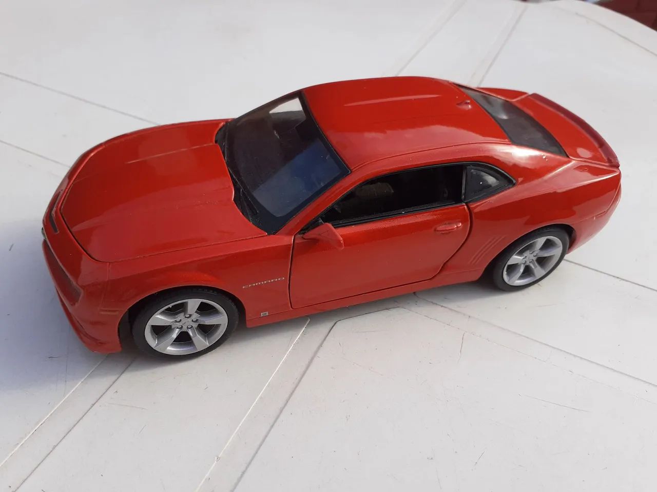 Miniatura Camaro Vermelho Colecionável