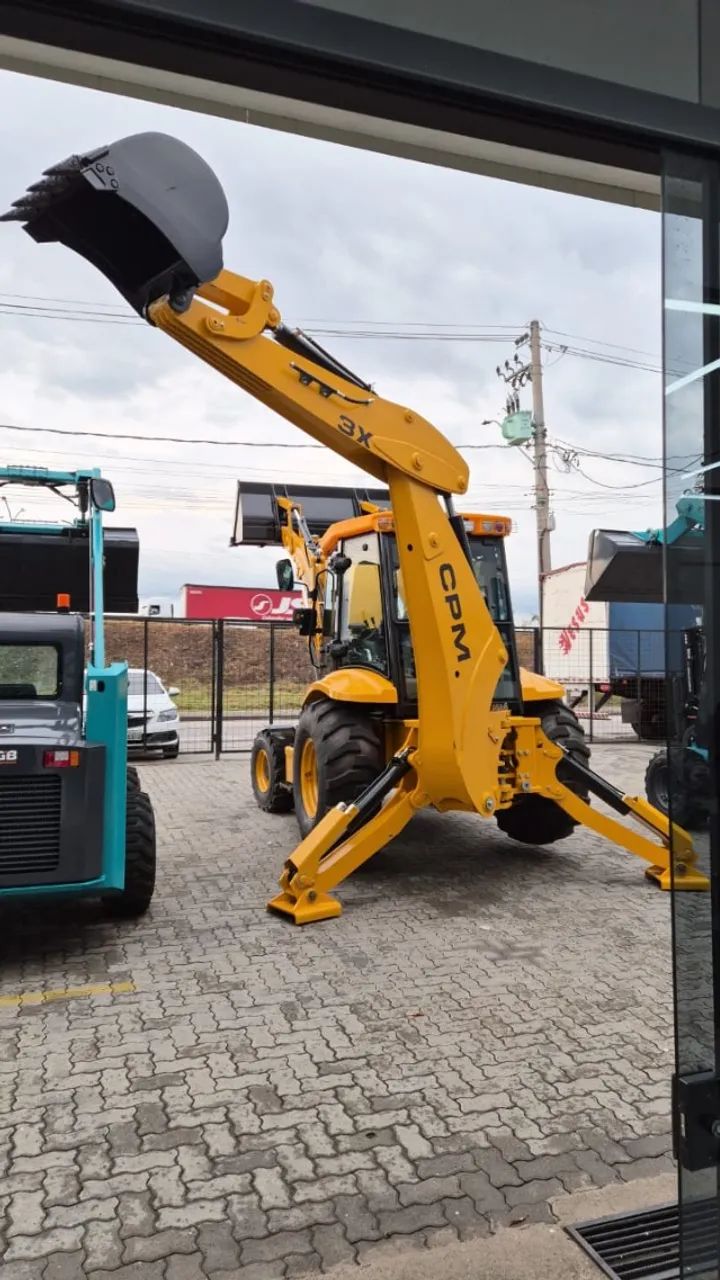 Retroescavadeira CPM 3X Zero
