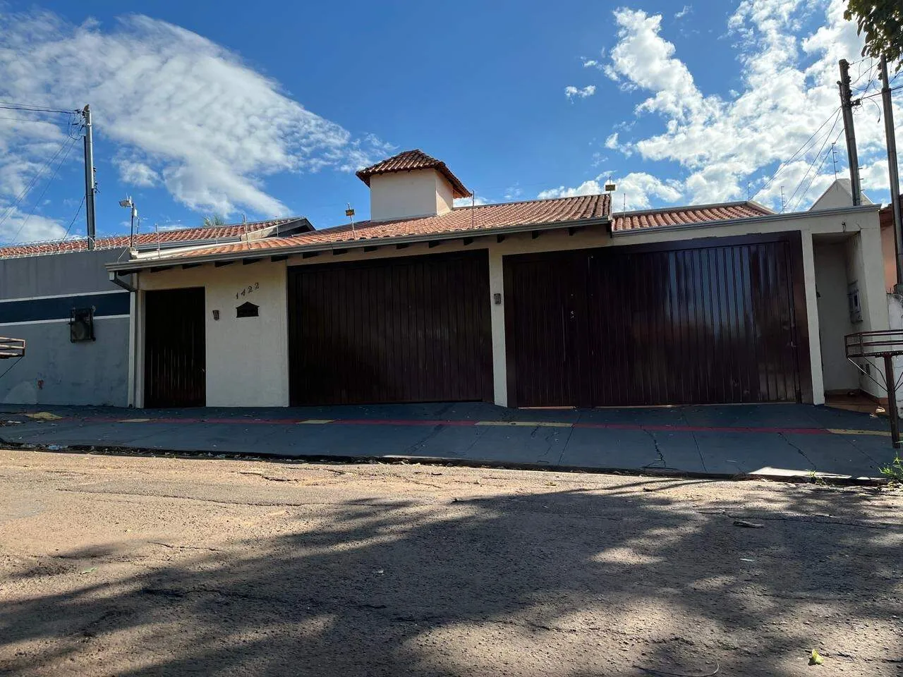 Casa Térrea à venda, 4 quartos, 2 suítes, Guanandi - Campo Grande/MS