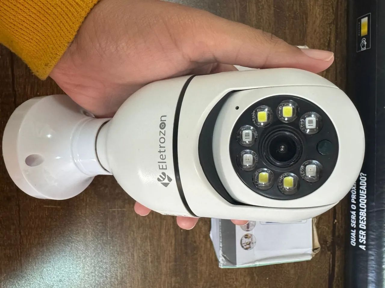 Câmera de Segurança Eletrozom - Visão Noturna e Wifi