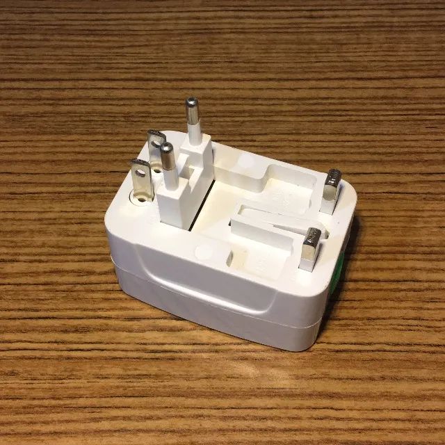 Adaptador Tomada Universal Para Viagem Internacional +150 Países - Foto 5