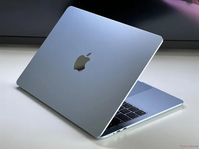 MacBookAir 13インチ M4 シルバー MacBook Air (2025) 13.6 M4 16GB 256GB - Silver - Carrefour