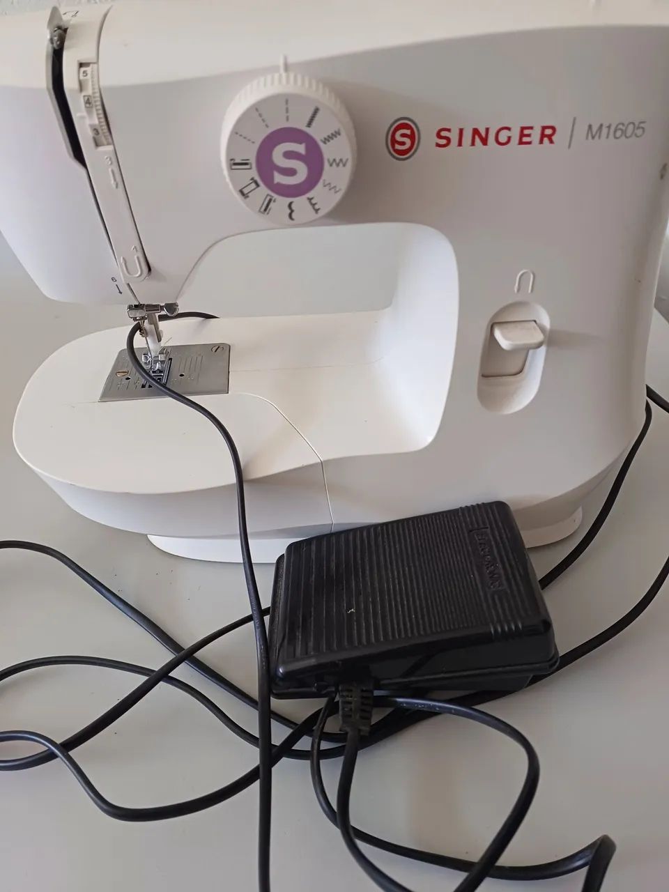 Máquina de Costura Singer M1605 - Foto 4