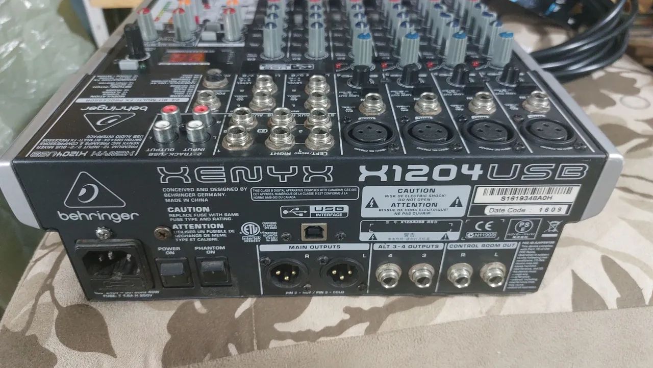 Behringer Sound Mixer64352263736705121