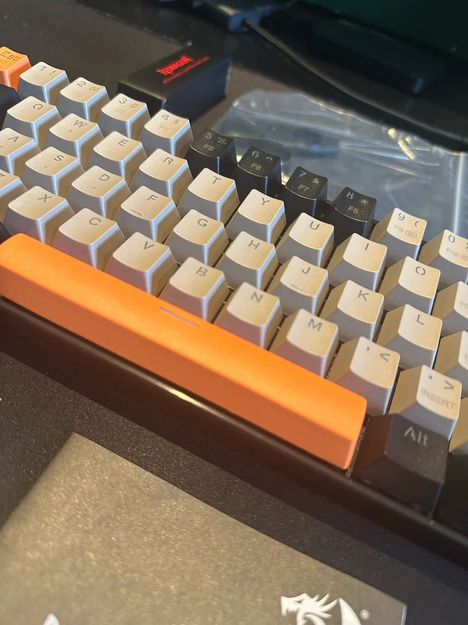 Teclado Mecânico Redragon Sem Fio Bluetooth RGB - Foto 2