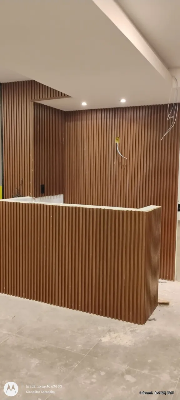 Painel ripado em wpc