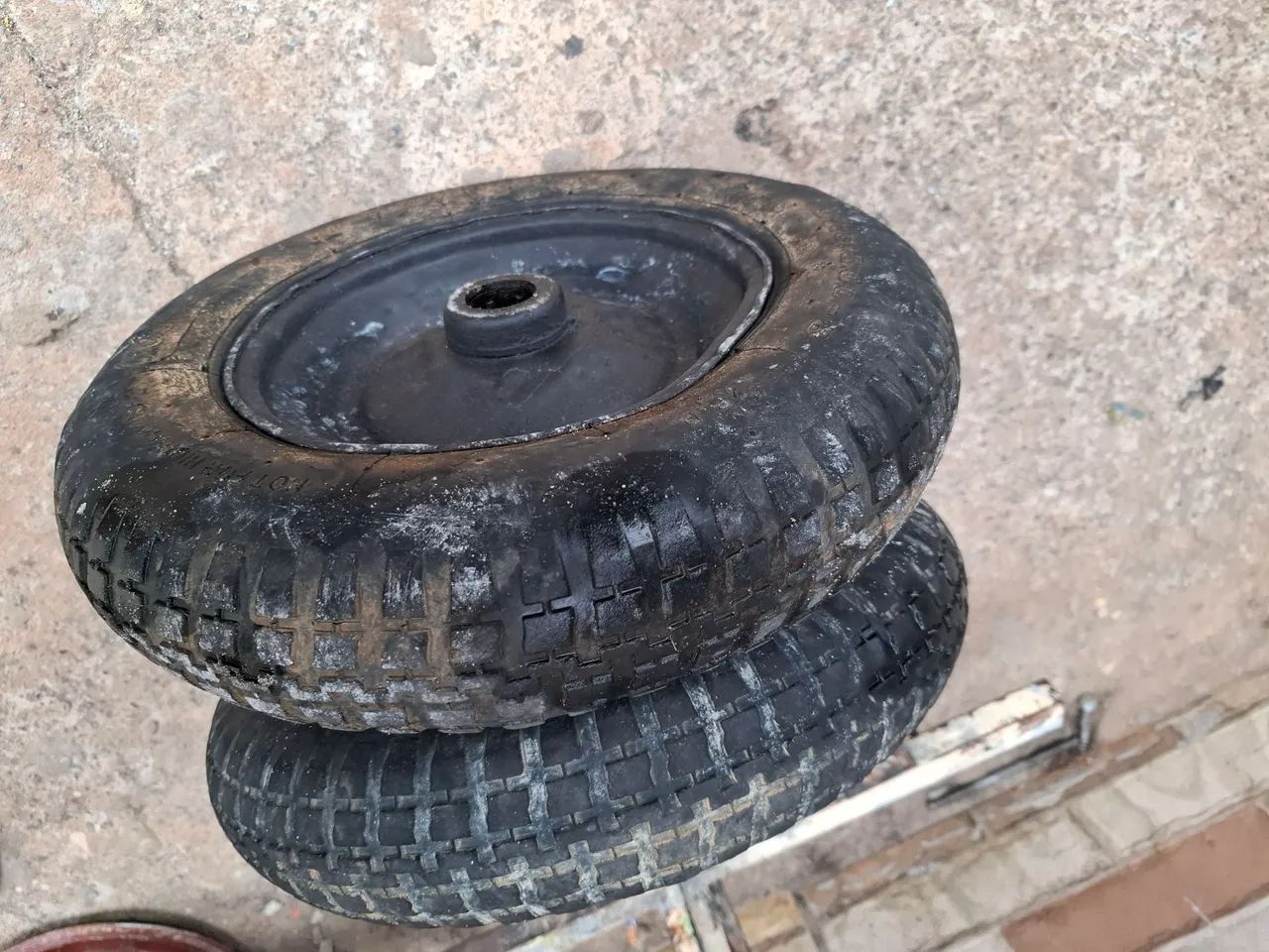  Par de roda para Carrinho de lanche  - Foto 3