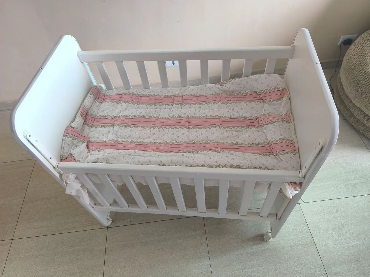 Mini berço com lateral retrátil  - Foto 5