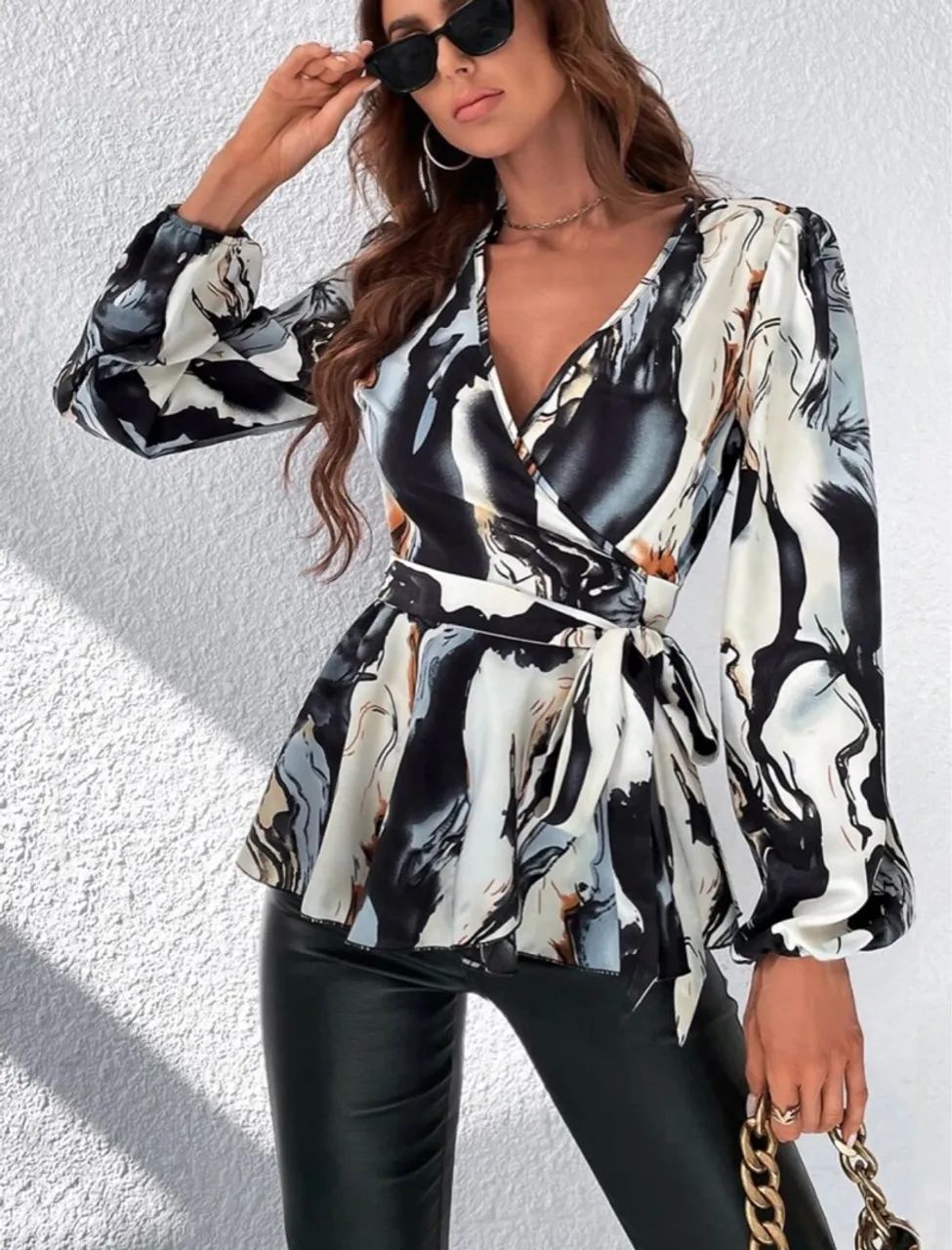 Blusa Social com Estampa Abstrata