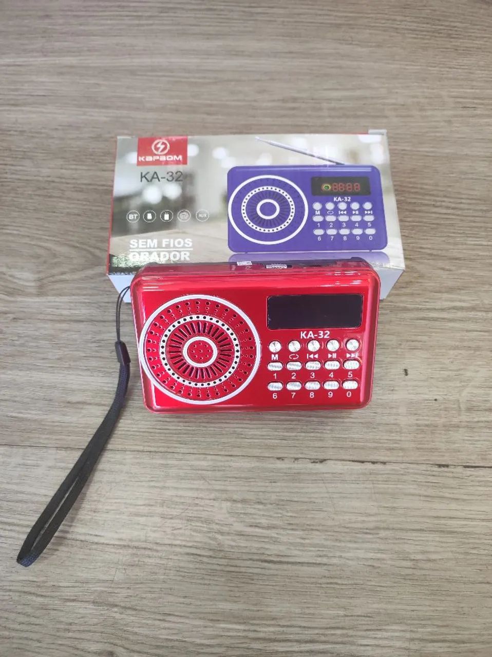 Rádio Portátil Sem Fio KA-32 - Bluetooth - MP3 - FM - SD Card - Entrada Auxiliar