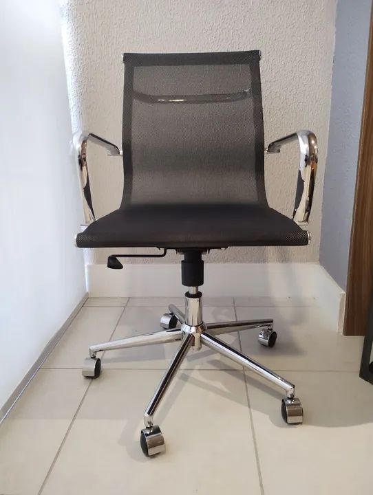 Rotating Office Chair with Casters