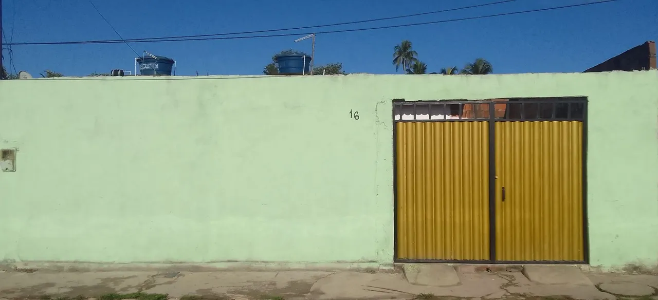 Vende-se ou troca essa casa.