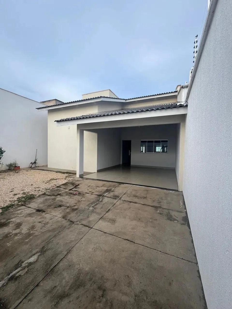 Casa com 3/4 sendo 1 suite semi mobiliada, próximo as faculdades, Palmas - Tocantins