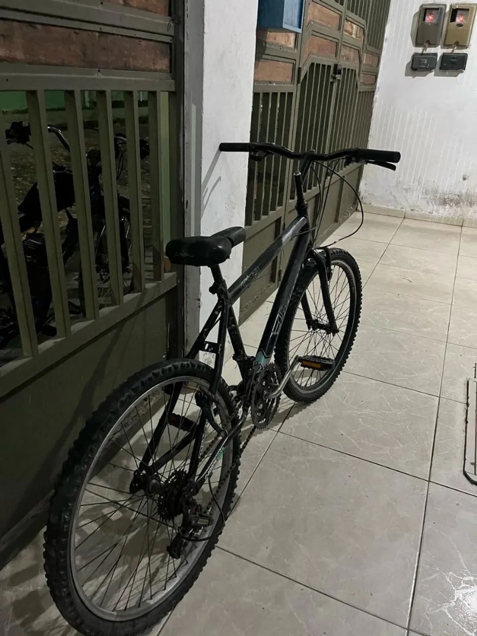 Vendo bike aro 24 toda filé, aceito troca em algo do meu interesse!!!