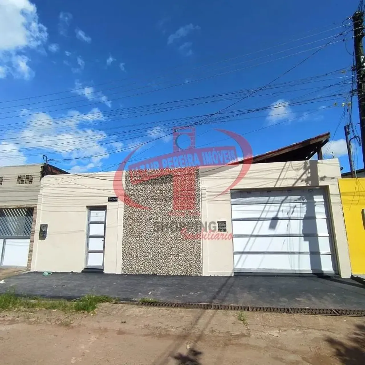CASA PARA LOCAÇÃO COM 03 (TRÊS) DORMITÓRIOS NO BAIRRO UNIVERSIDADE