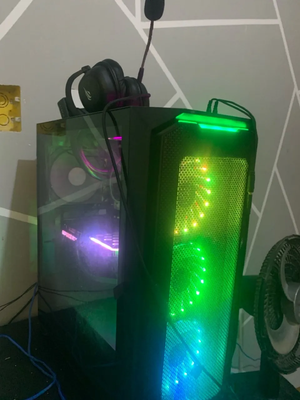 PC GAMER COM MONITOR