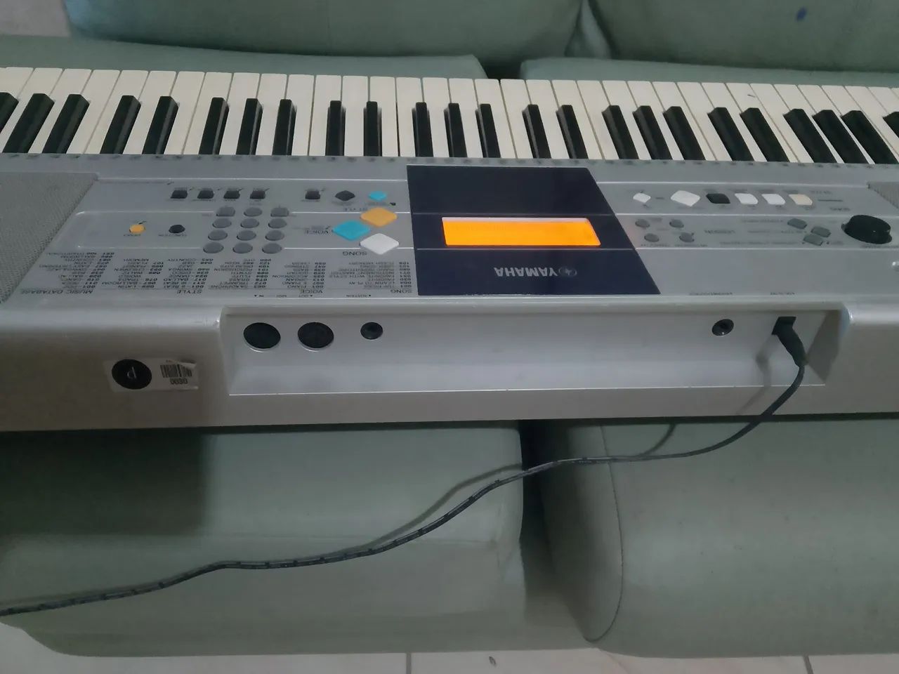 Teclado Yamaha PSR-E233 - Foto 4