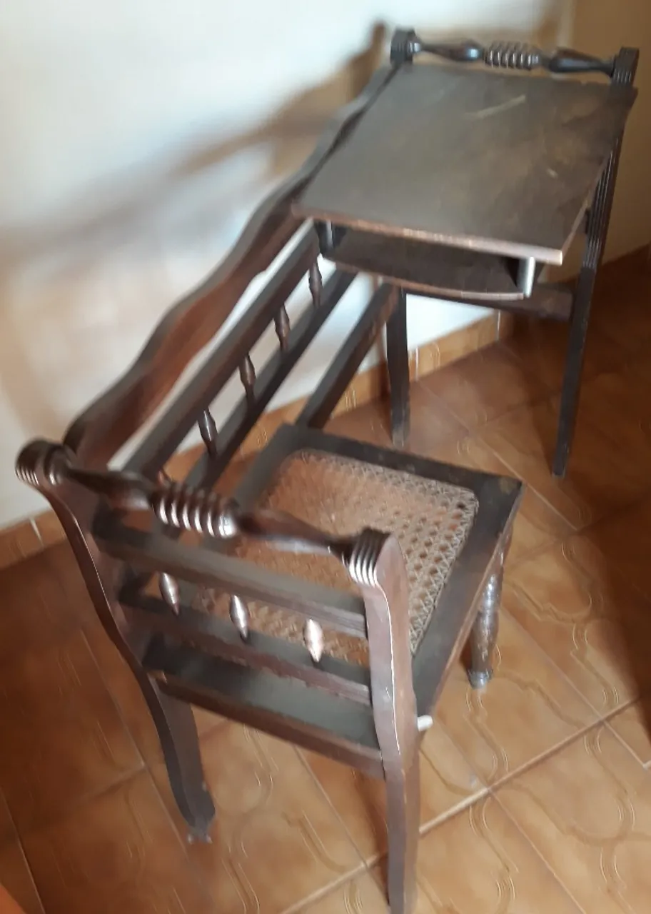 Banqueta/Escrivaninha de Madeira Maciça