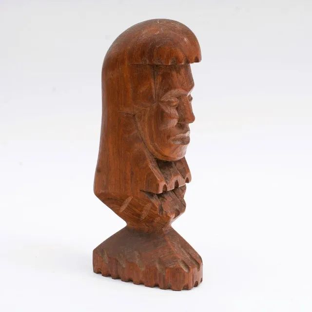 Escultura de madeira nobre entalhada á mão representando Cabeça do Indio *Descrição - Foto 3
