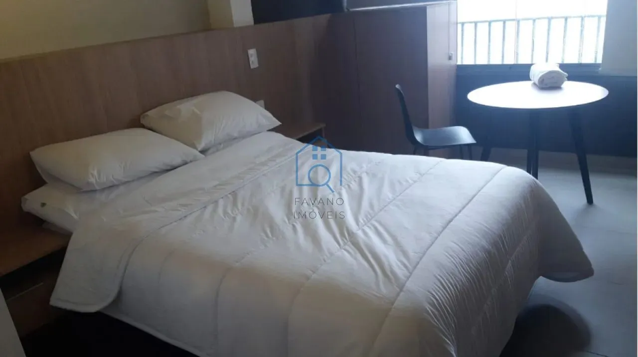 Aluga-se Studio na Rua Augusta com 24m².