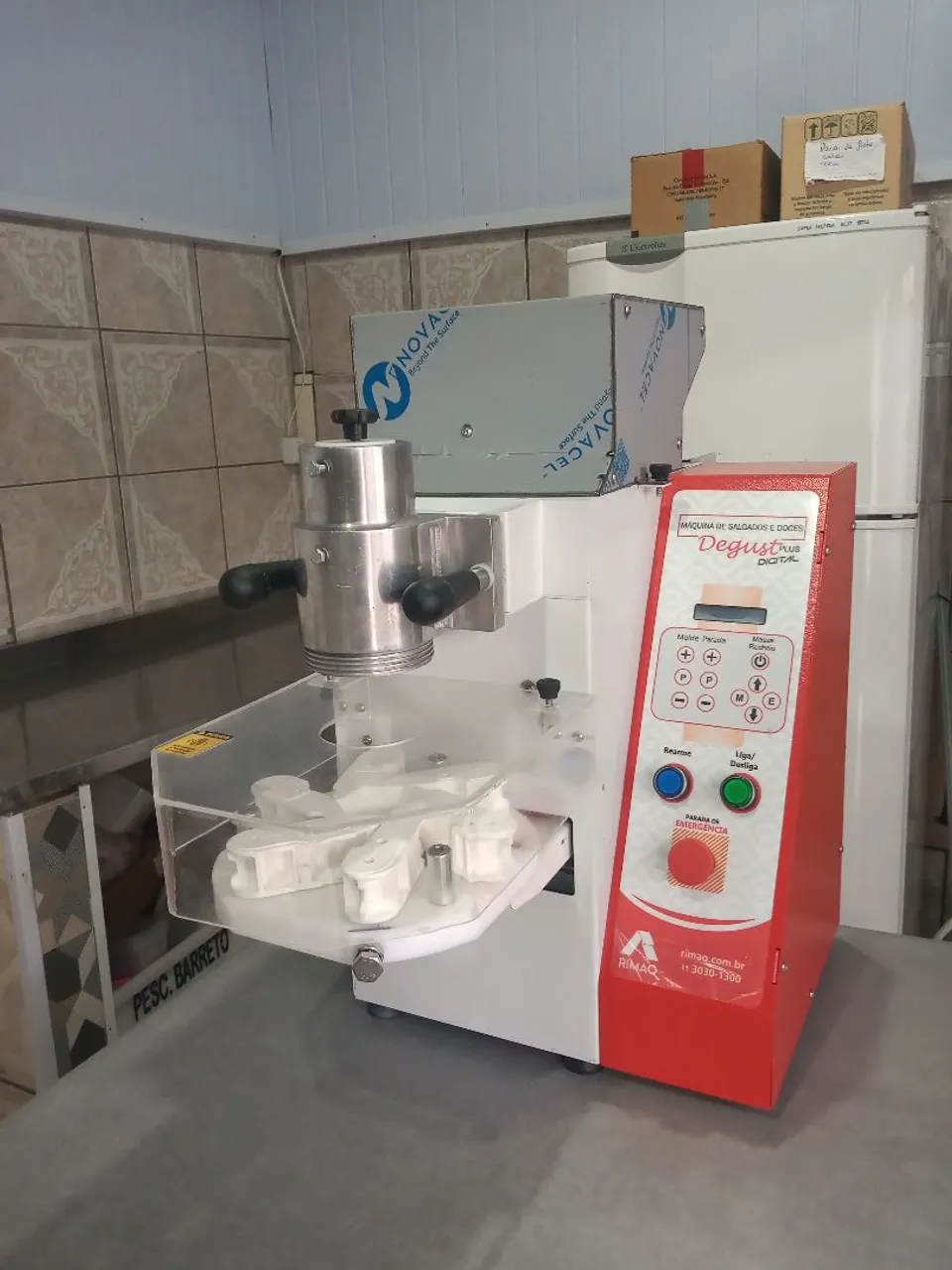 Máquina de fazer salgados