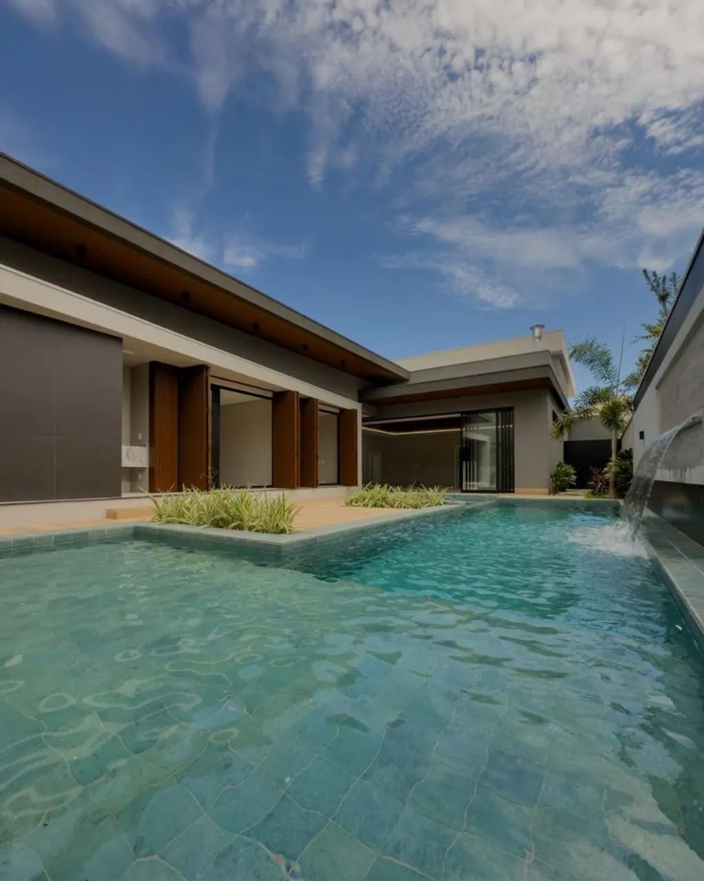 Casa terrea 4suites  supremo italia  parcelo em 24x