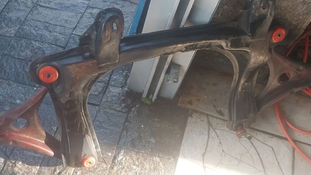 Quadro suspensão motor Ap com bucha e bandeiras em PU