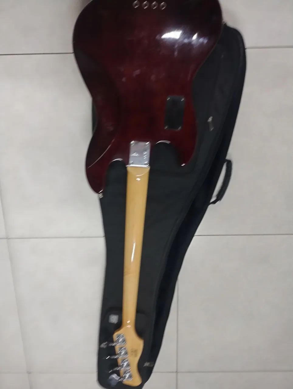 Contra baixo  Sire V7 4 cordas 64728252677890124