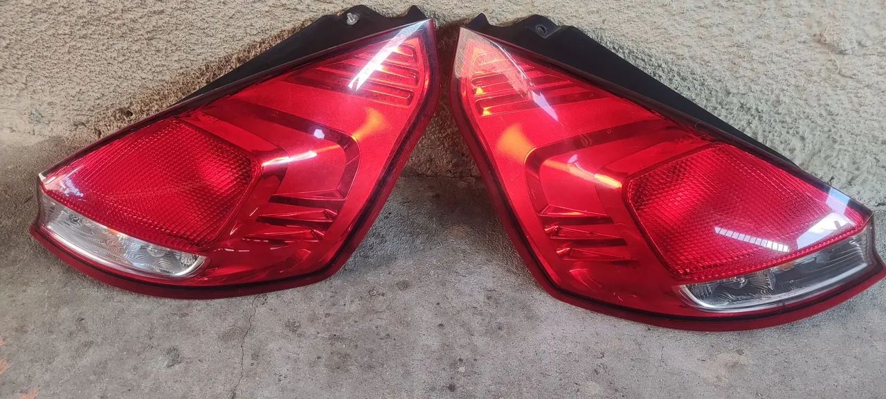 Lanterna Traseira Direita Ford Fiesta Hatch 2014 a 2019 - Foto 2