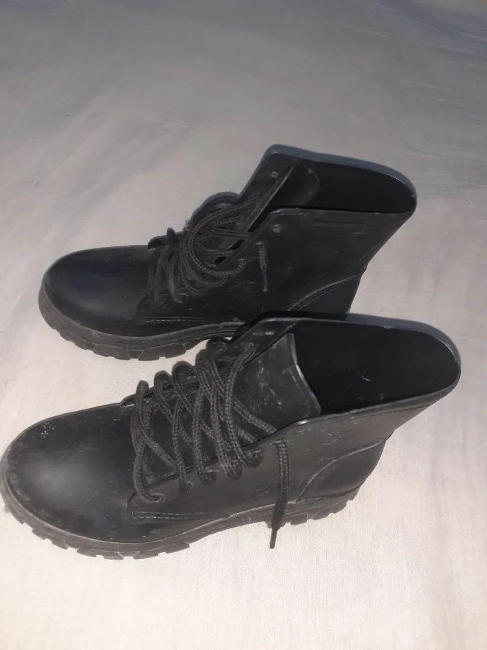 BOTA TAMANHO 34, EM EXCELENTE ESTADO! 