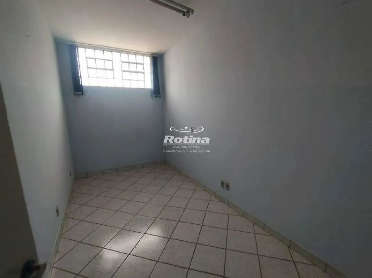 Apartamento para alugar, 6 quartos, Umuarama - Uberlândia/MG - Rotina Imobiliária - Foto 4