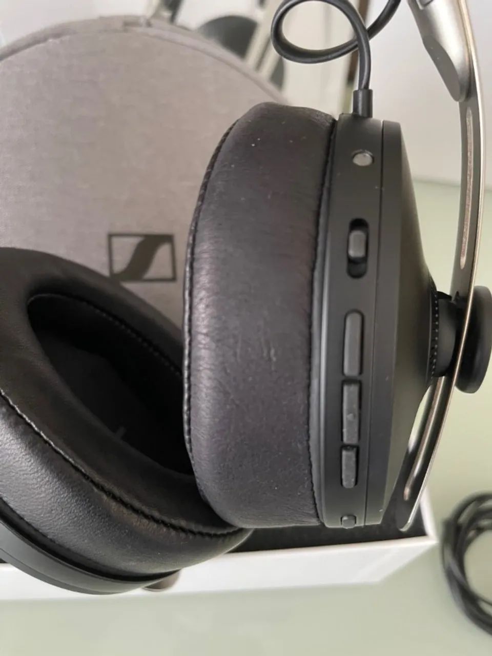 Fone de ouvido (overear) Sennheiser Momentum 3, importado, original - Foto 5