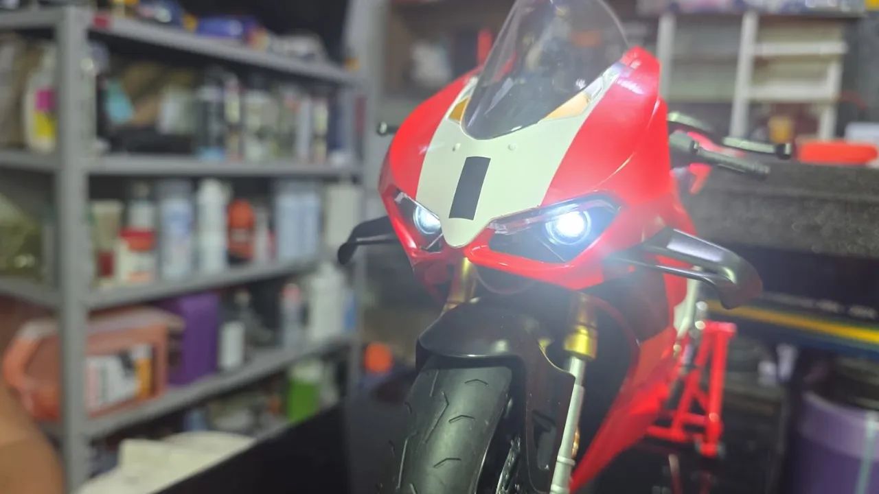 Motorcycle in 1/6 scale model Augusta with sound, acceleration, lights, and smoke64662101830786123