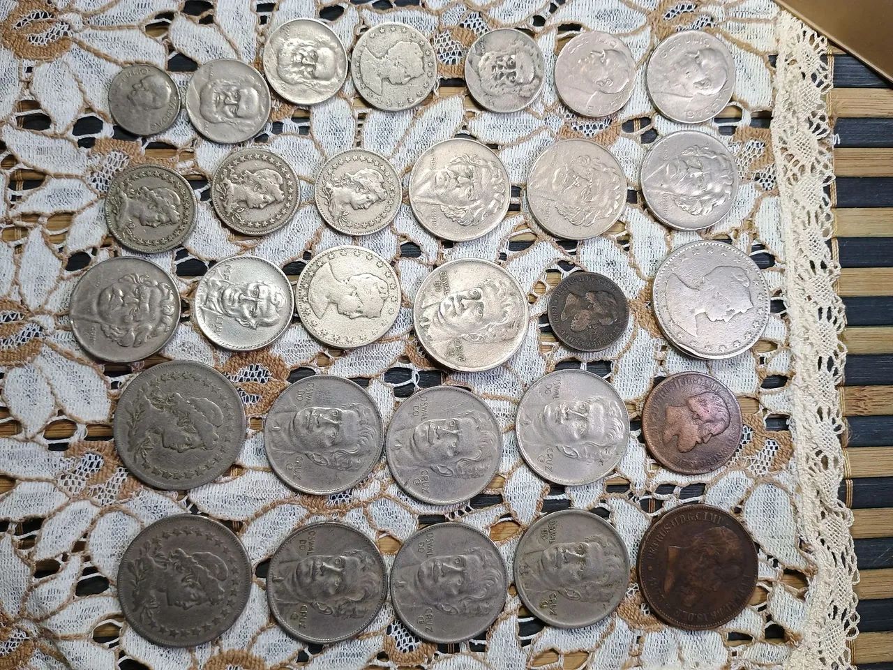 Coleção diversas moedas antigas. - Foto 2