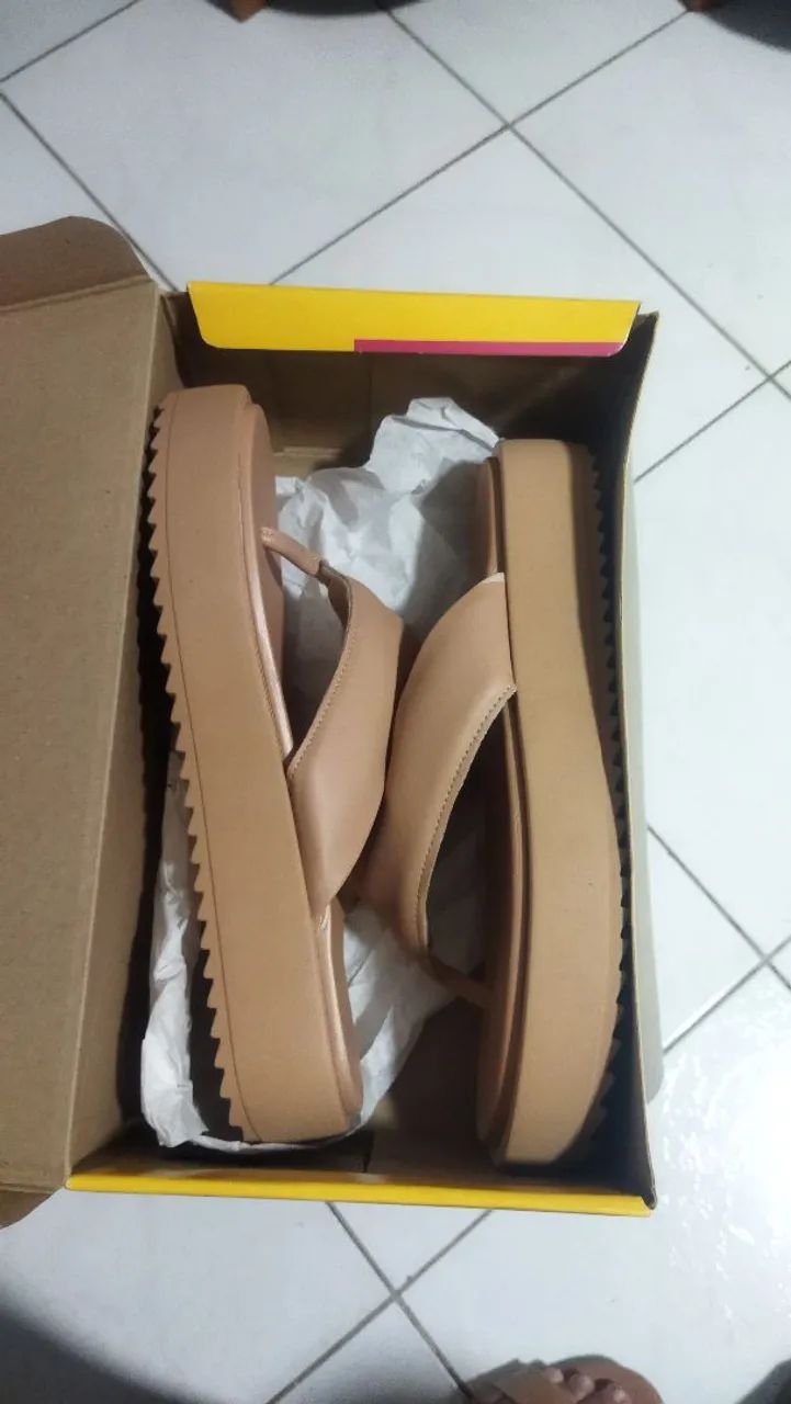 Vendo sandália papete (NOVA) - Foto 3