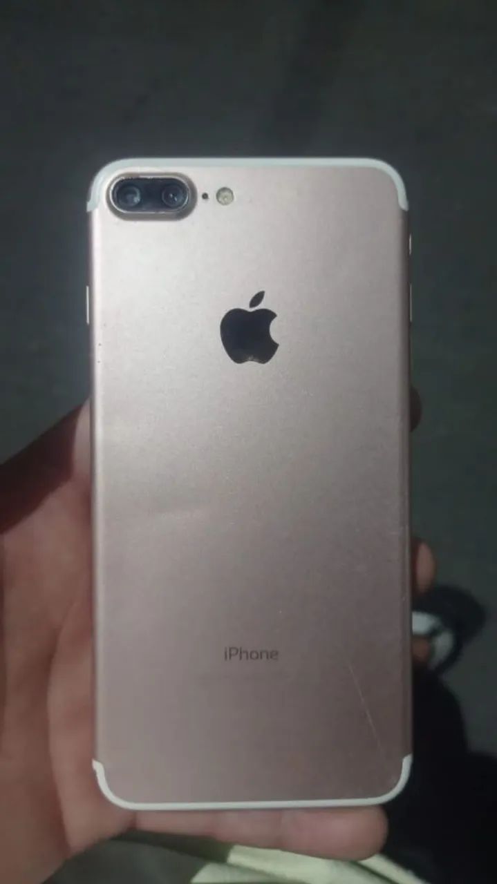Iphone 7 plus 128 gb venda ou troca<br>Só vem interessado, nada de curioso detalhe besta nele - Foto 2