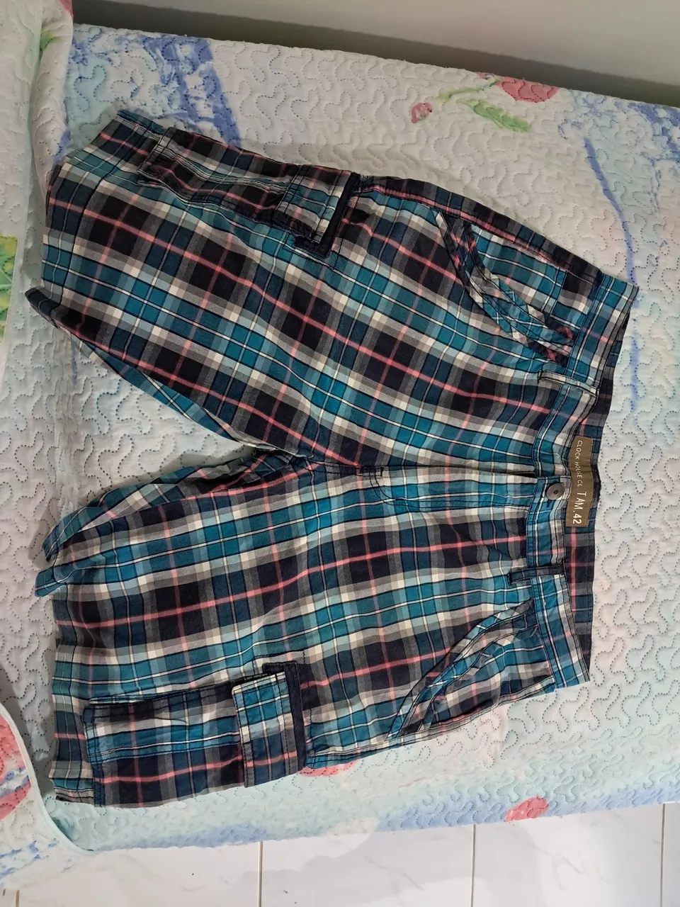 Bermuda Masculina Xadrez Azul e Preta