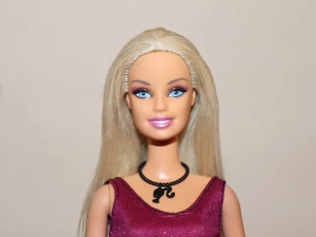 Boneca Barbie Básica 2009