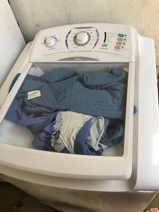 Máquina de lavar 12kg Eletrolux precisa troca bomba