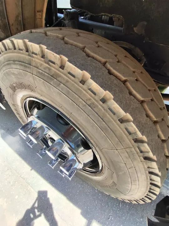 Caminhao prancha 19320 4 eixo 8x2  - Foto 6