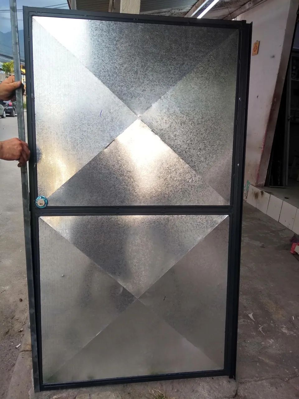 Portão ferro Aparti de R$750