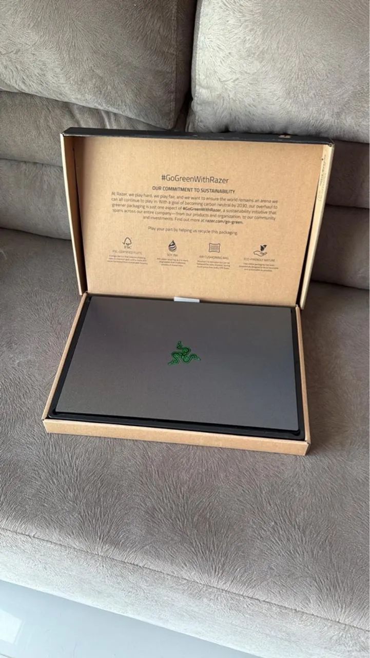 Razer Blade 16 (2024 OLED) - RTX 4090 - i9 14900HX - 32Gb Ram - 2TB SSD - QHD+ 240Hz - Foto 3